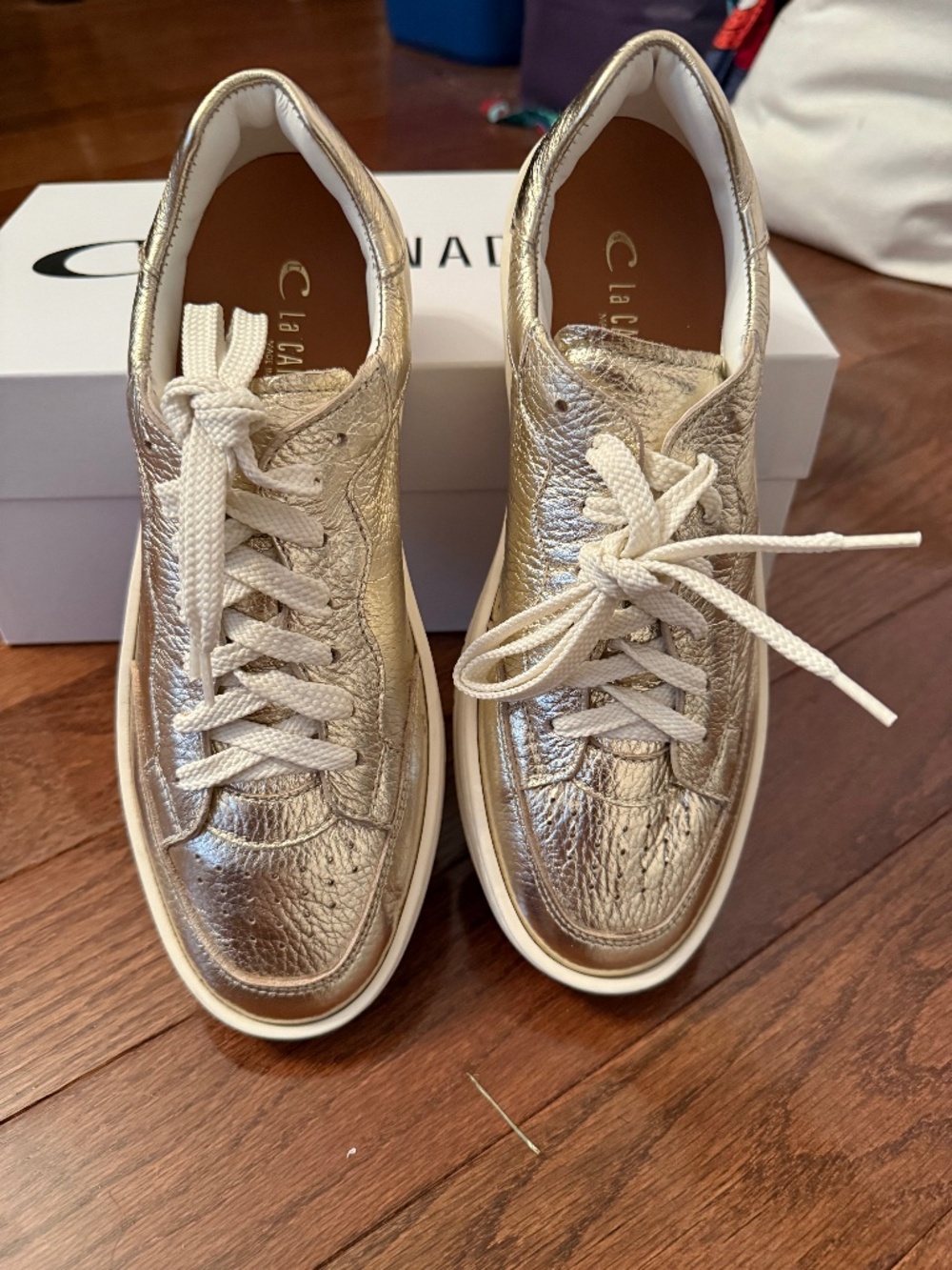 LA CANADIENNE GOLD LEATHER SNEAKER